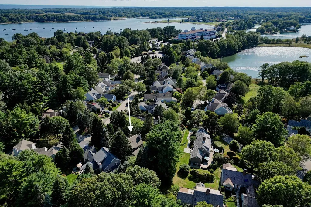 57 Old Bay Road New Castle NH 03854