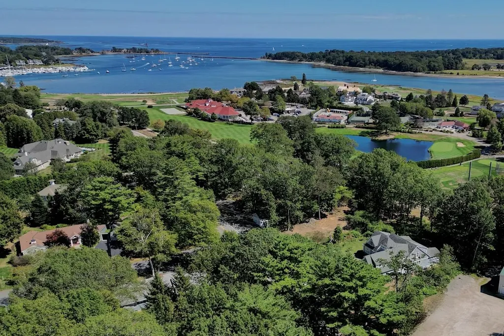 57 Old Bay Road New Castle NH 03854