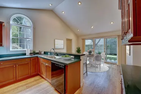 57 Old Bay Road New Castle NH 03854