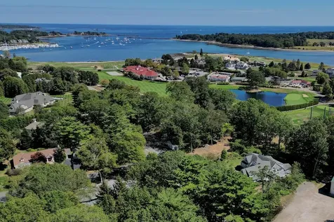 57 Old Bay Road New Castle NH 03854