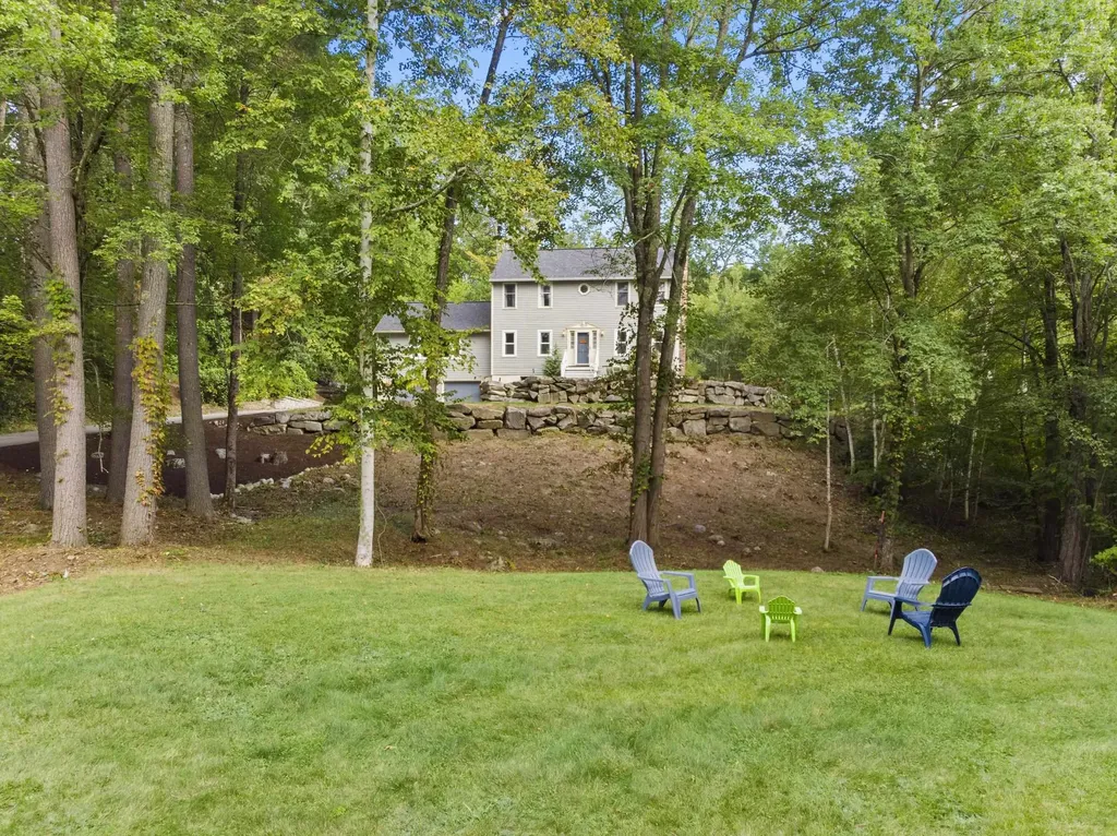 64 Lyndeborough Road Amherst NH 03031