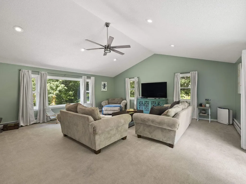 64 Lyndeborough Road Amherst NH 03031