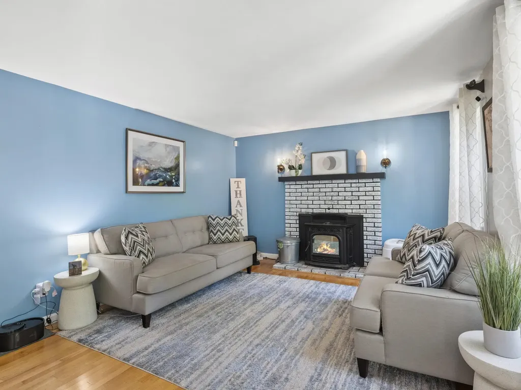 64 Lyndeborough Road Amherst NH 03031