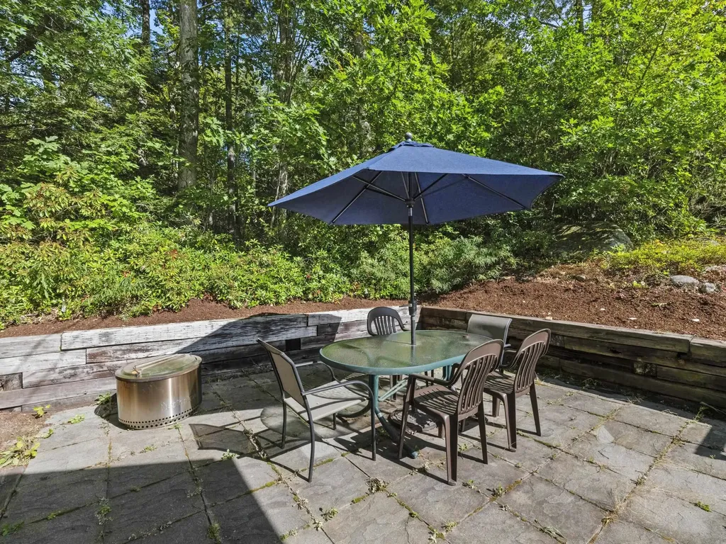 64 Lyndeborough Road Amherst NH 03031