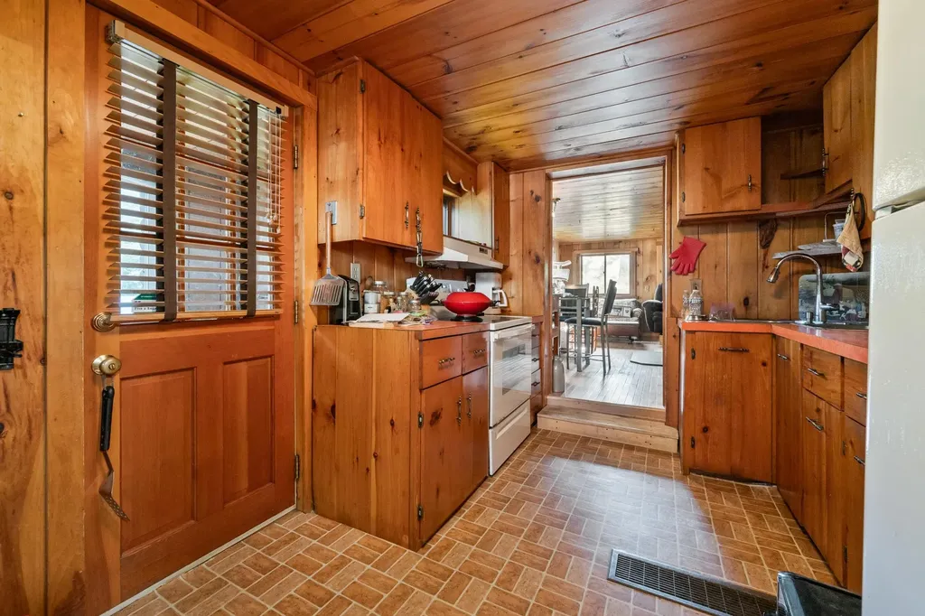 1118 Turkey Street Tamworth NH 03886