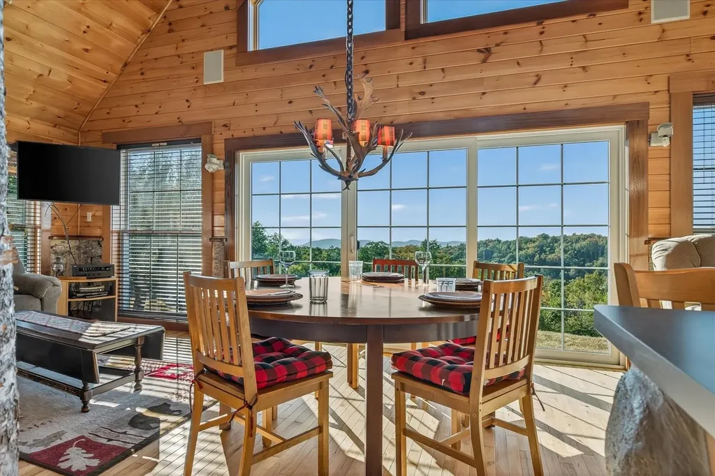 5514 Wheelerville Road Mendon VT 05701