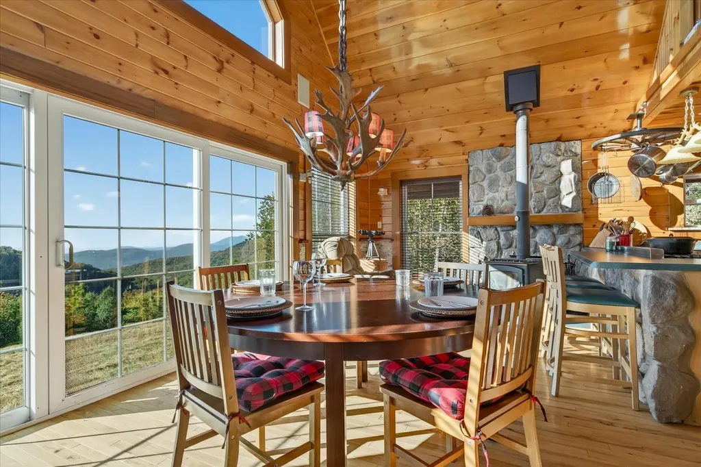 5514 Wheelerville Road Mendon VT 05701