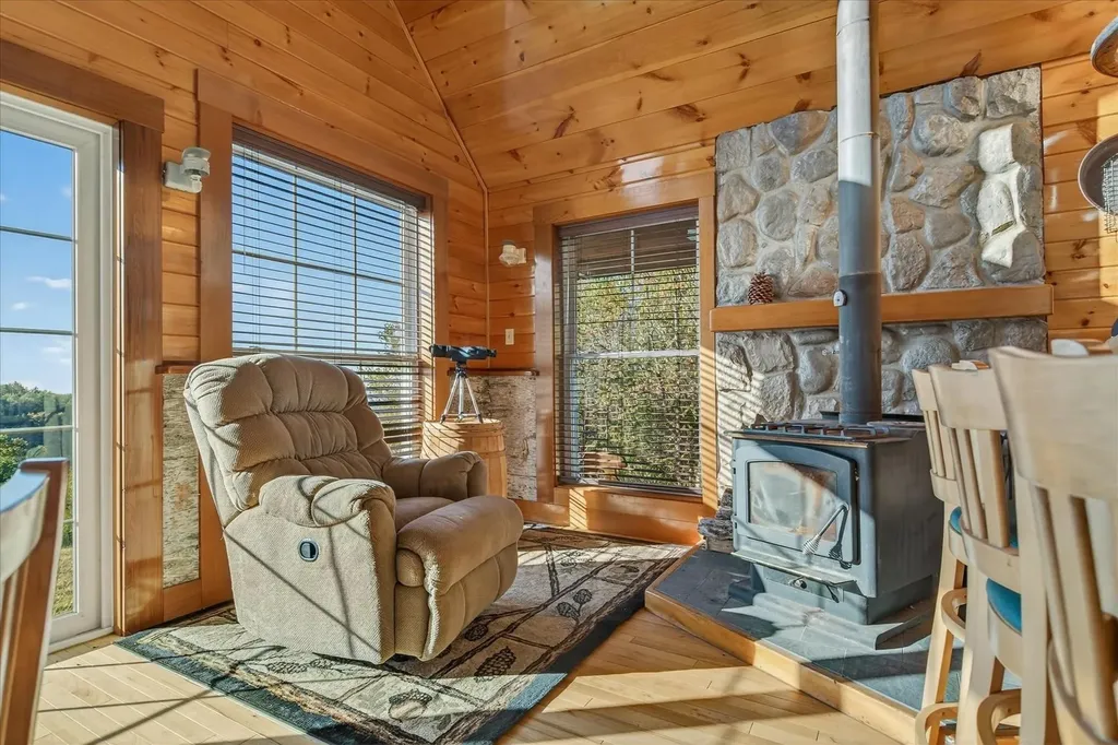 5514 Wheelerville Road Mendon VT 05701