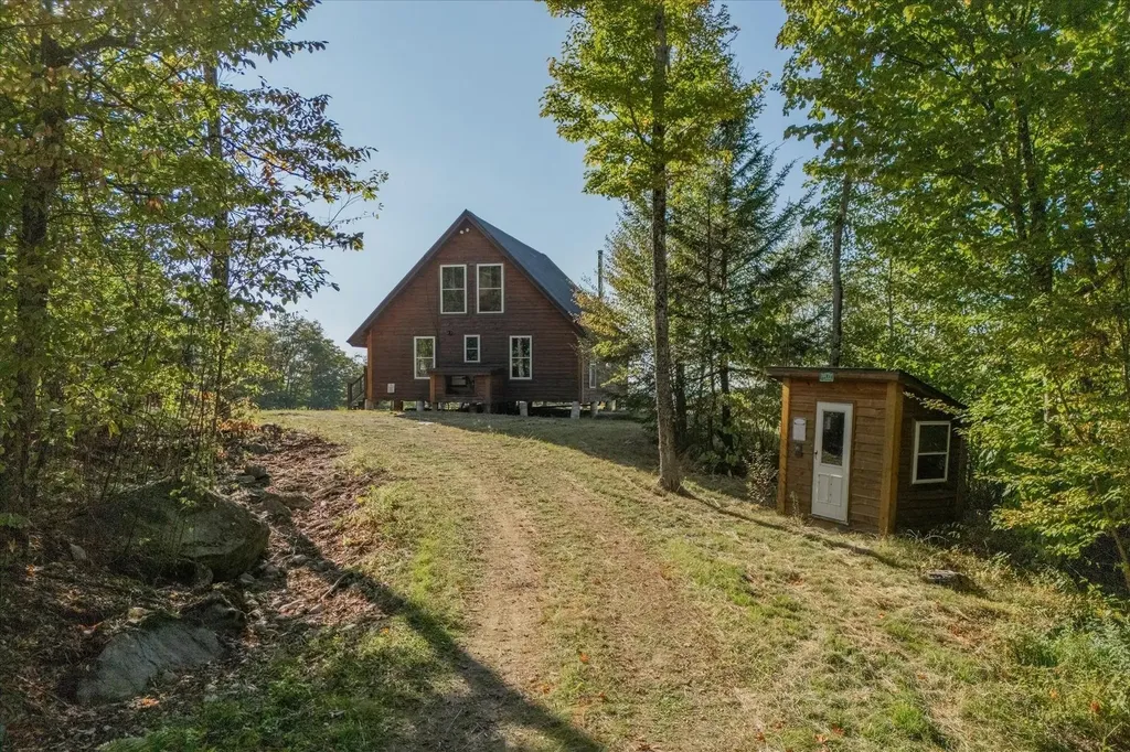 5514 Wheelerville Road Mendon VT 05701