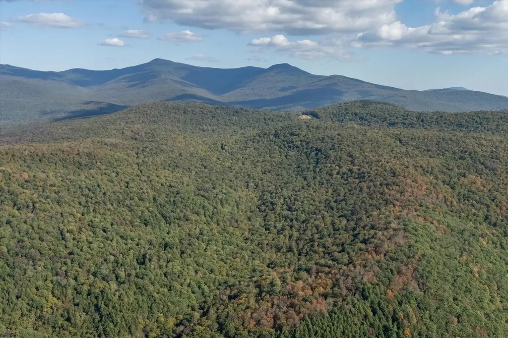 5514 Wheelerville Road Mendon VT 05701