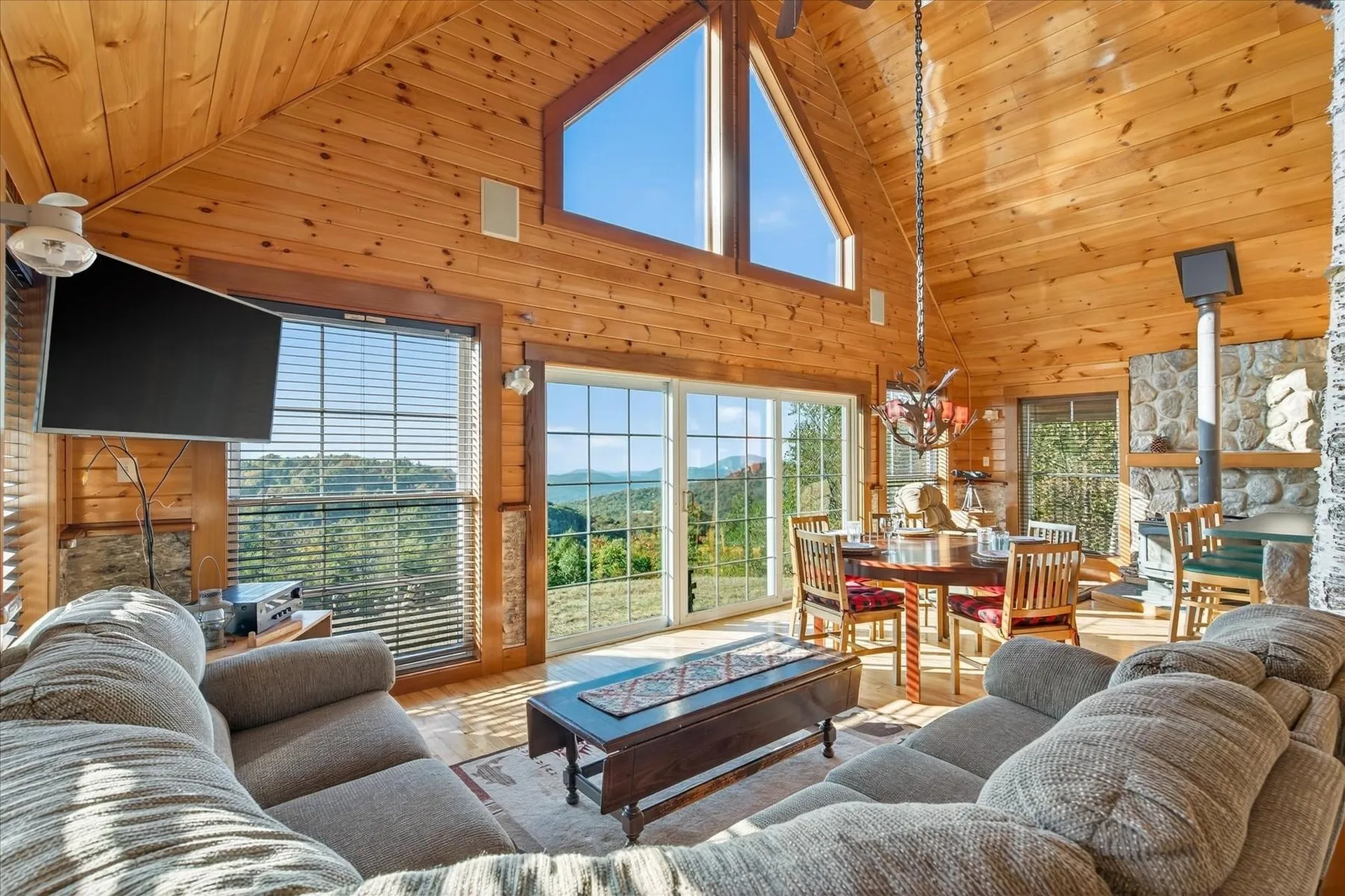 5514 Wheelerville Road Mendon VT 05701