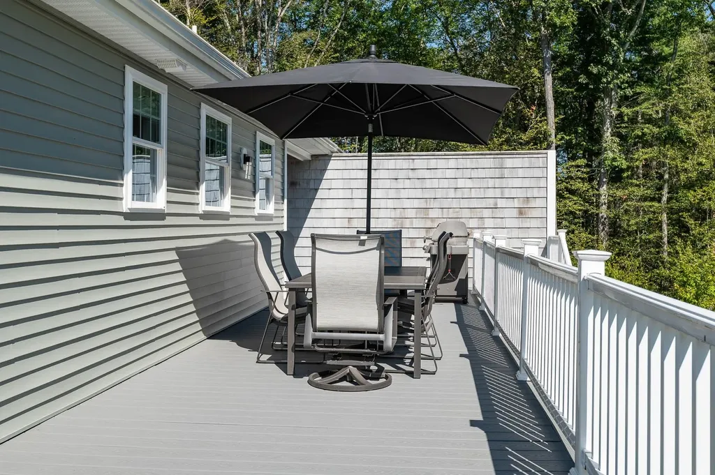 31 Cypress Circle Exeter NH 03833