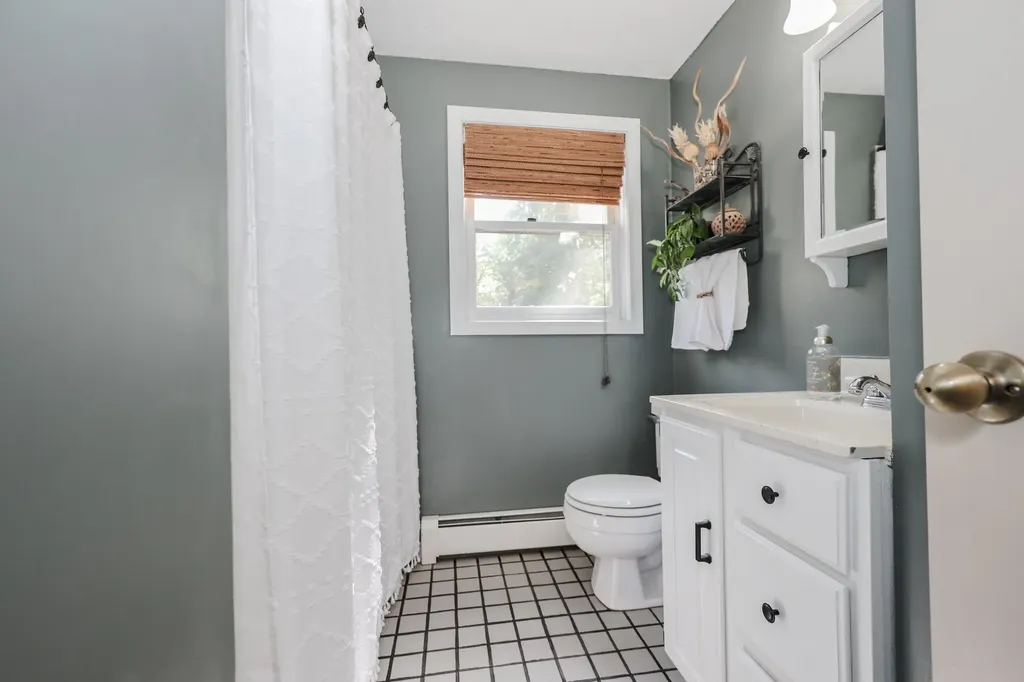 13 Star Circle Auburn NH 03032