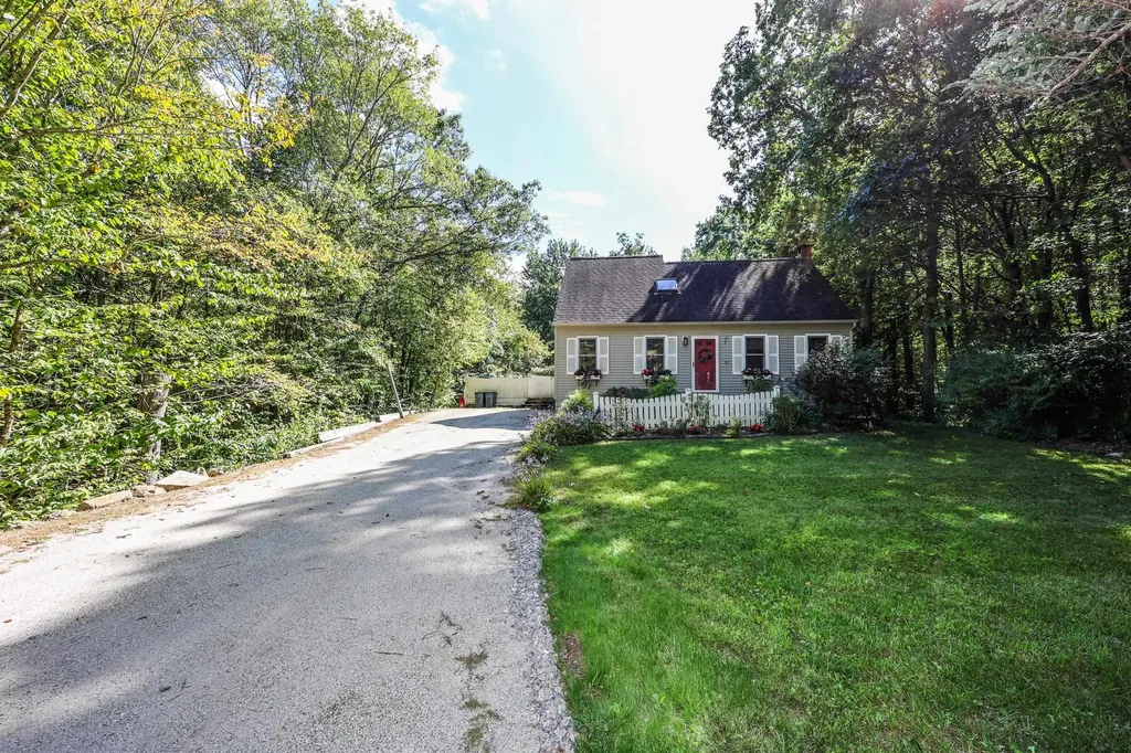 13 Star Circle Auburn NH 03032