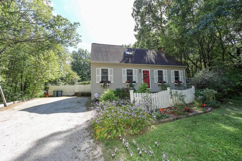 13 Star Circle Auburn NH 03032