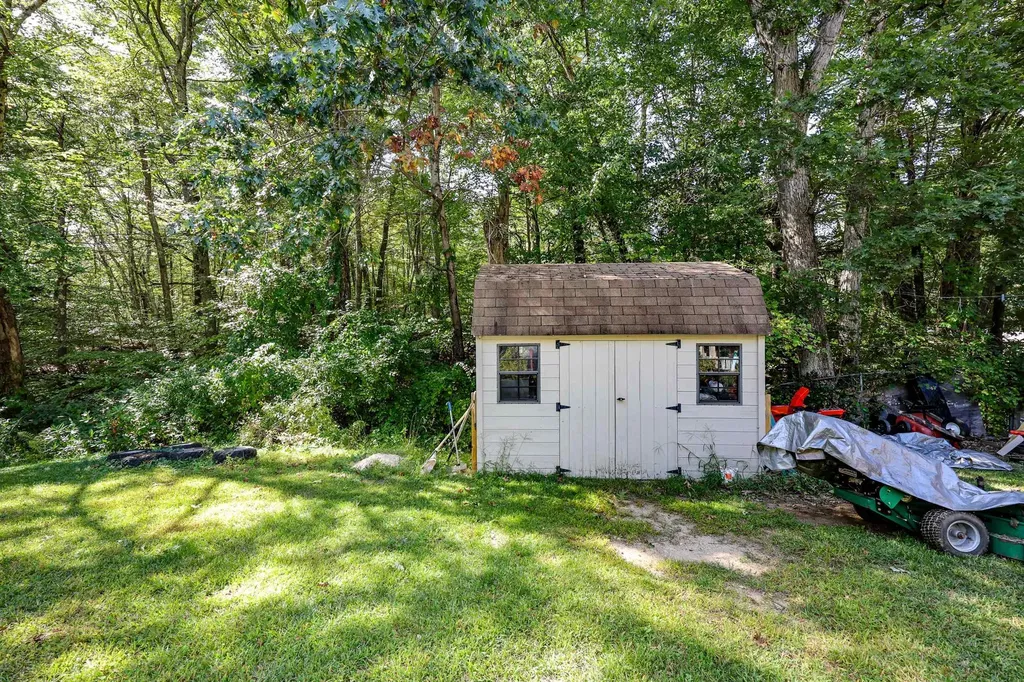 13 Star Circle Auburn NH 03032