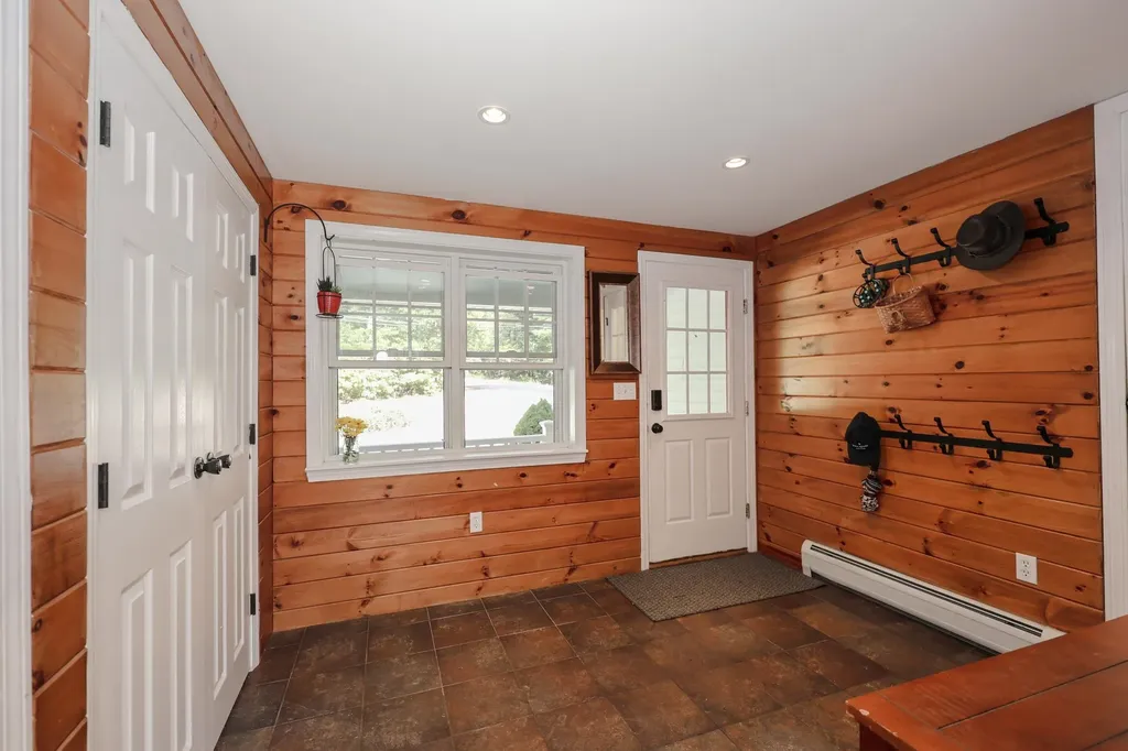 379 Brown Road Candia NH 03034