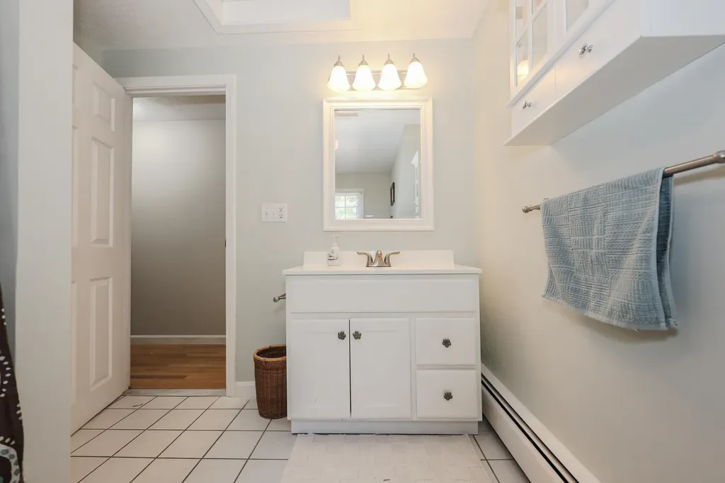 379 Brown Road Candia NH 03034