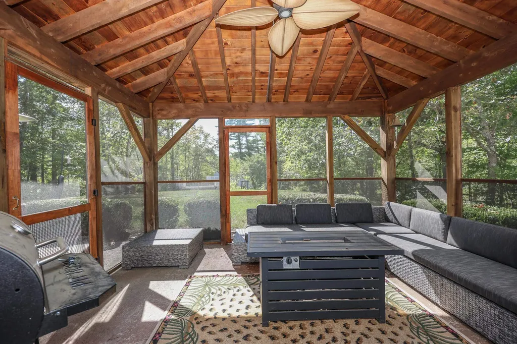 379 Brown Road Candia NH 03034