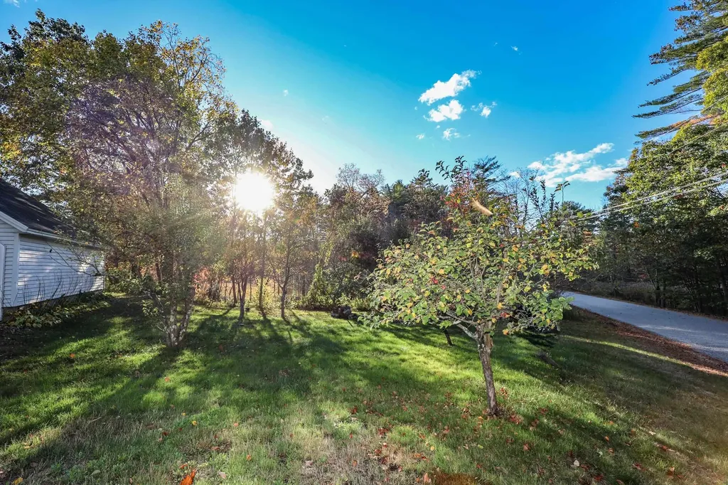 379 Brown Road Candia NH 03034