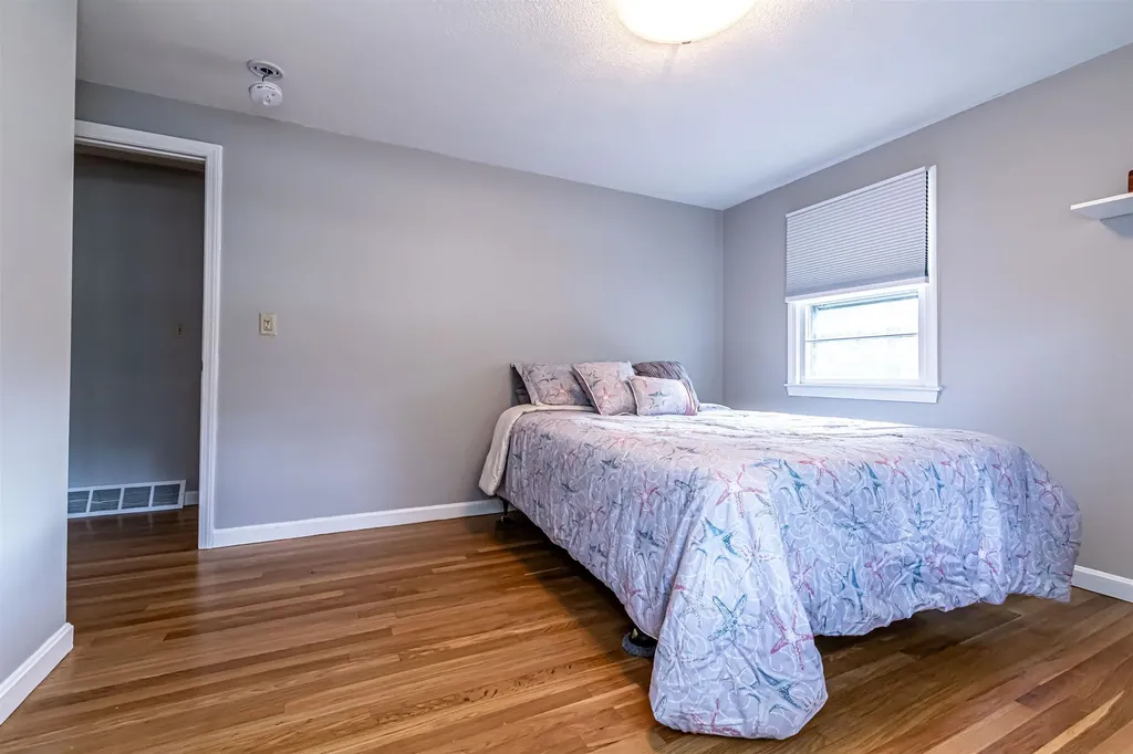 11 Easthill Drive Hudson NH 03051