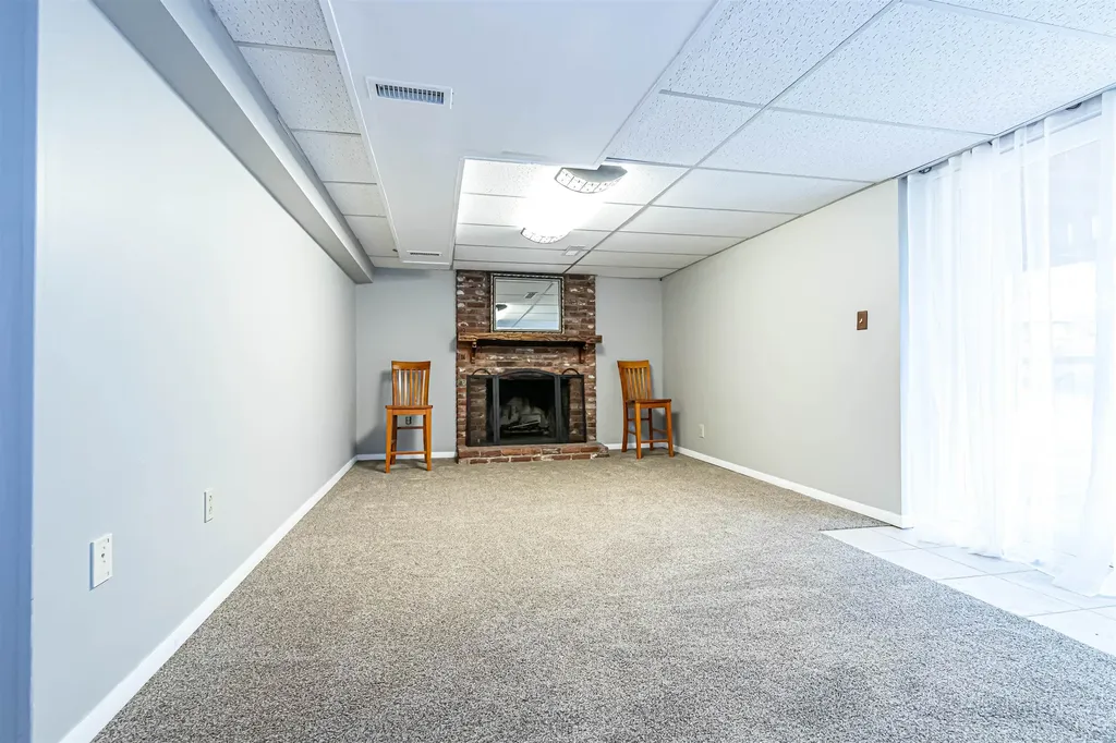 11 Easthill Drive Hudson NH 03051