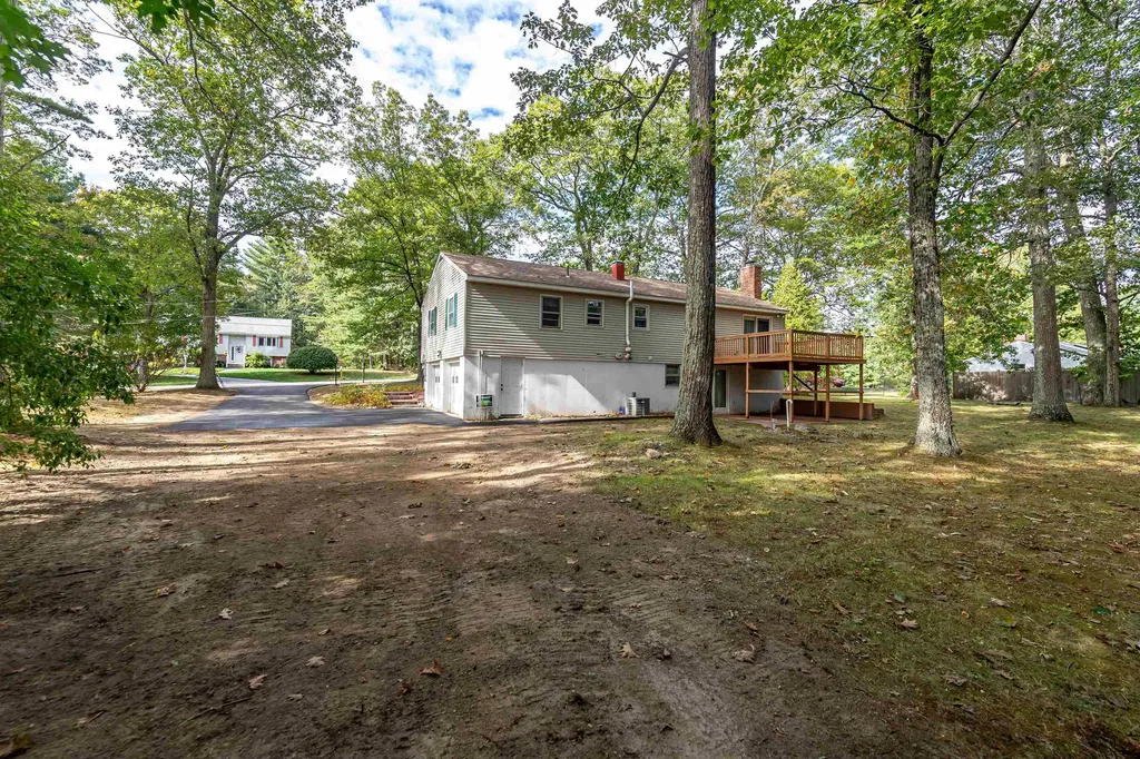 11 Easthill Drive Hudson NH 03051