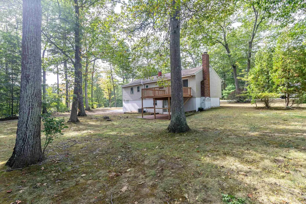 11 Easthill Drive Hudson NH 03051