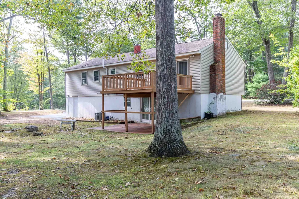 11 Easthill Drive Hudson NH 03051