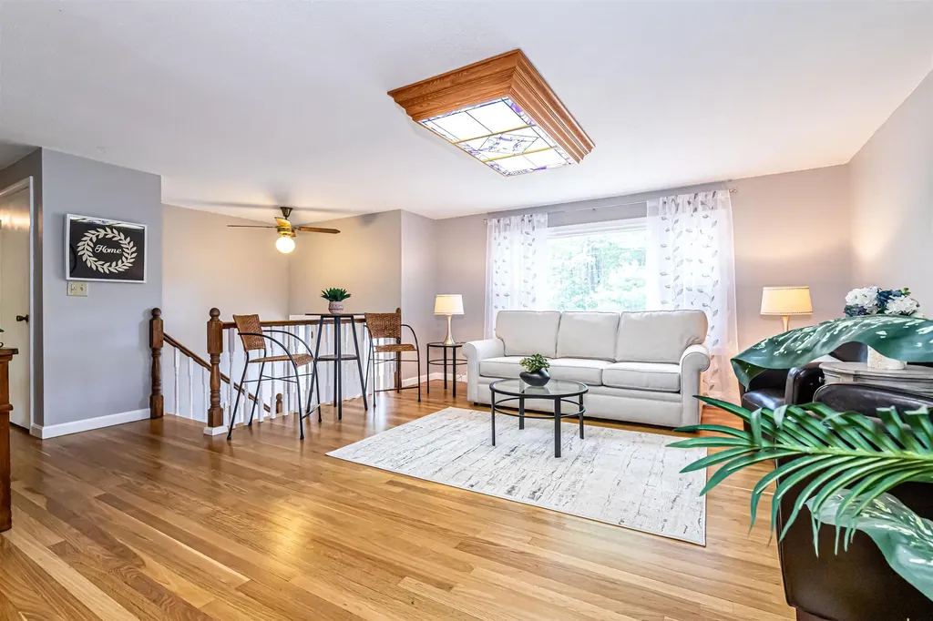 11 Easthill Drive Hudson NH 03051