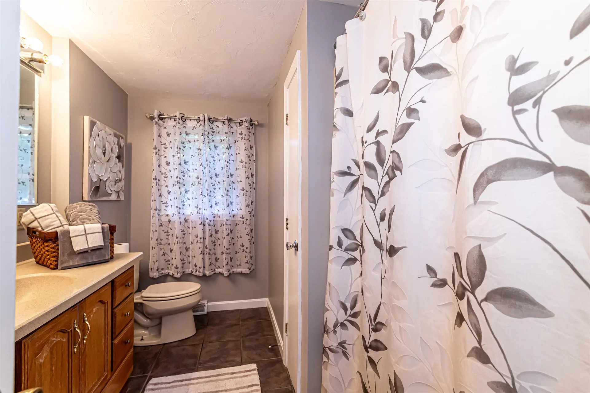 11 Easthill Drive Hudson NH 03051