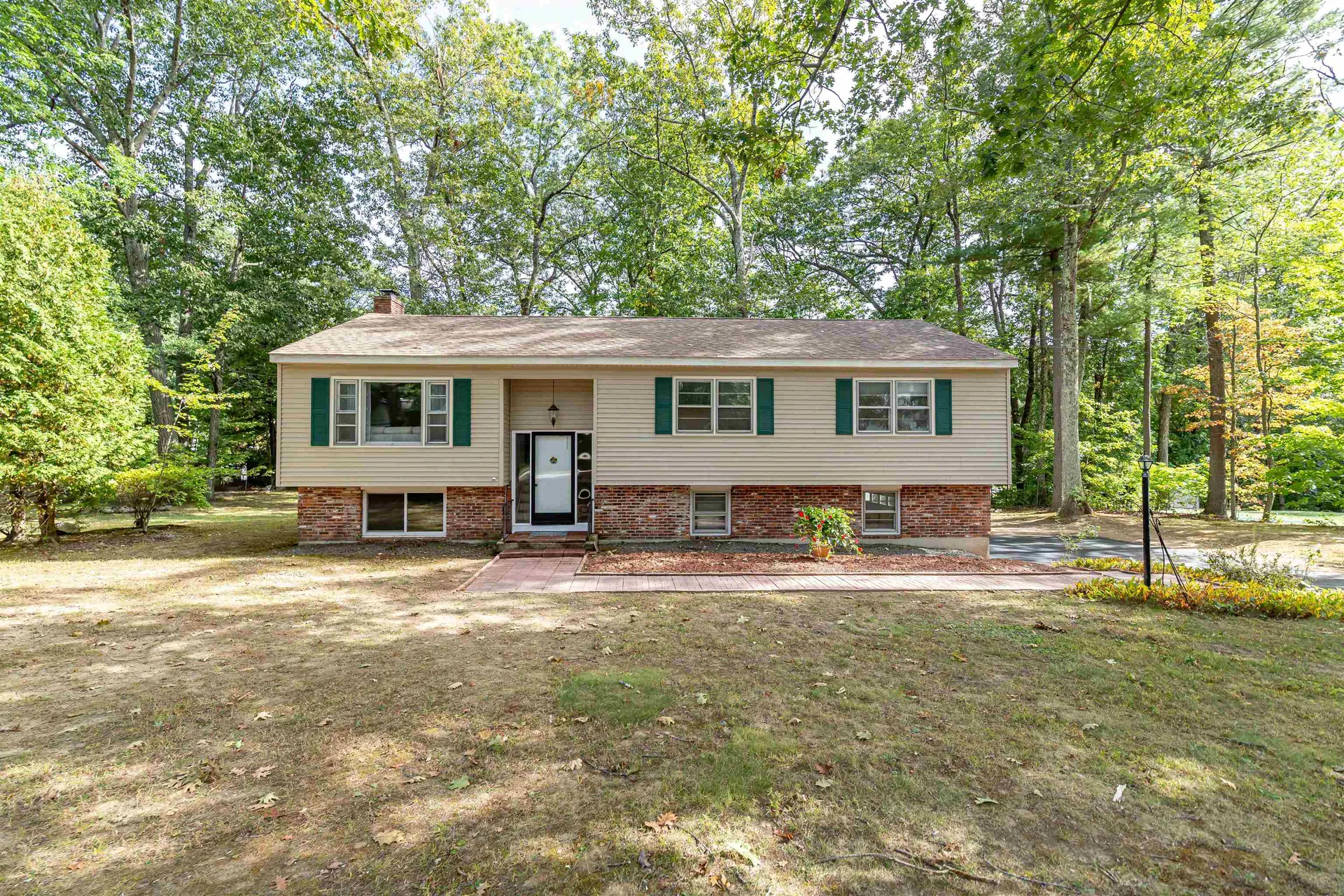 11 Easthill Drive Hudson NH 03051
