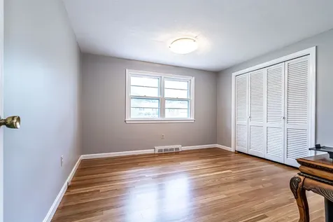 11 Easthill Drive Hudson NH 03051