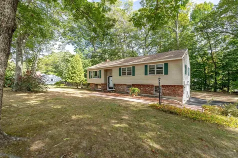 11 Easthill Drive Hudson NH 03051