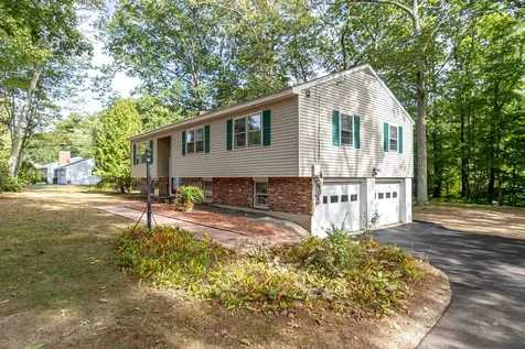 11 Easthill Drive Hudson NH 03051