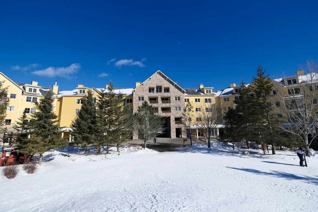 331/333 Qii Jackson Gore Inn Ludlow VT 05149