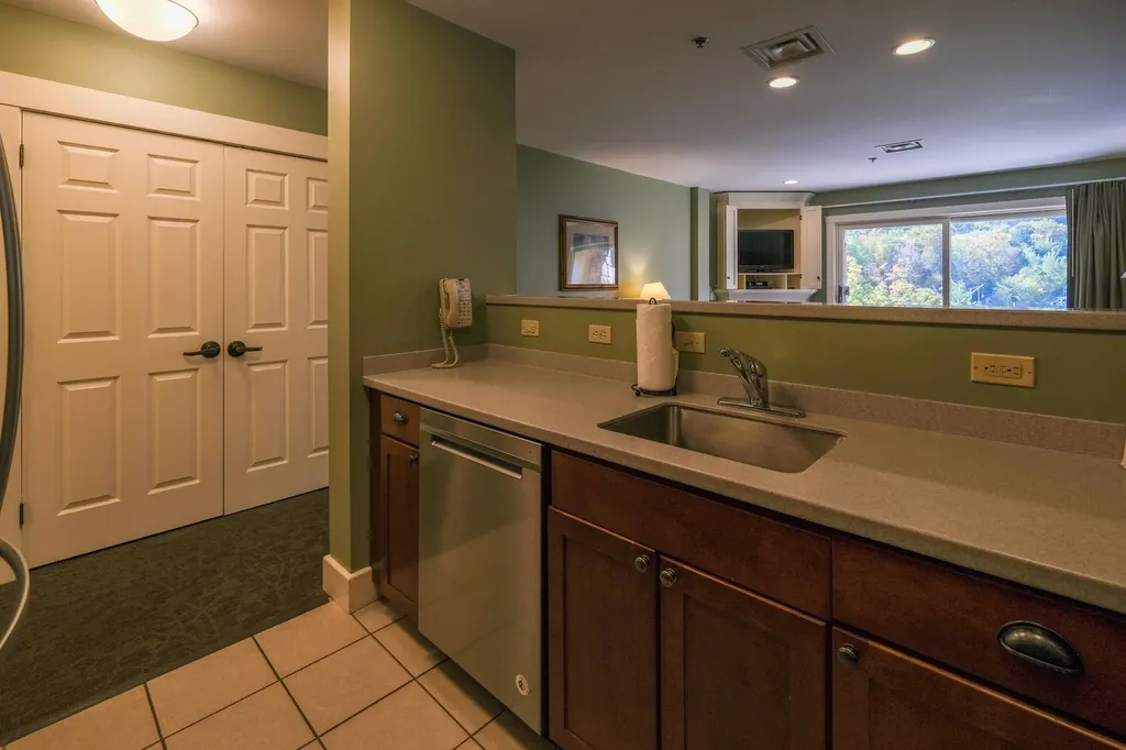 331/333 Qii Jackson Gore Inn Ludlow VT 05149