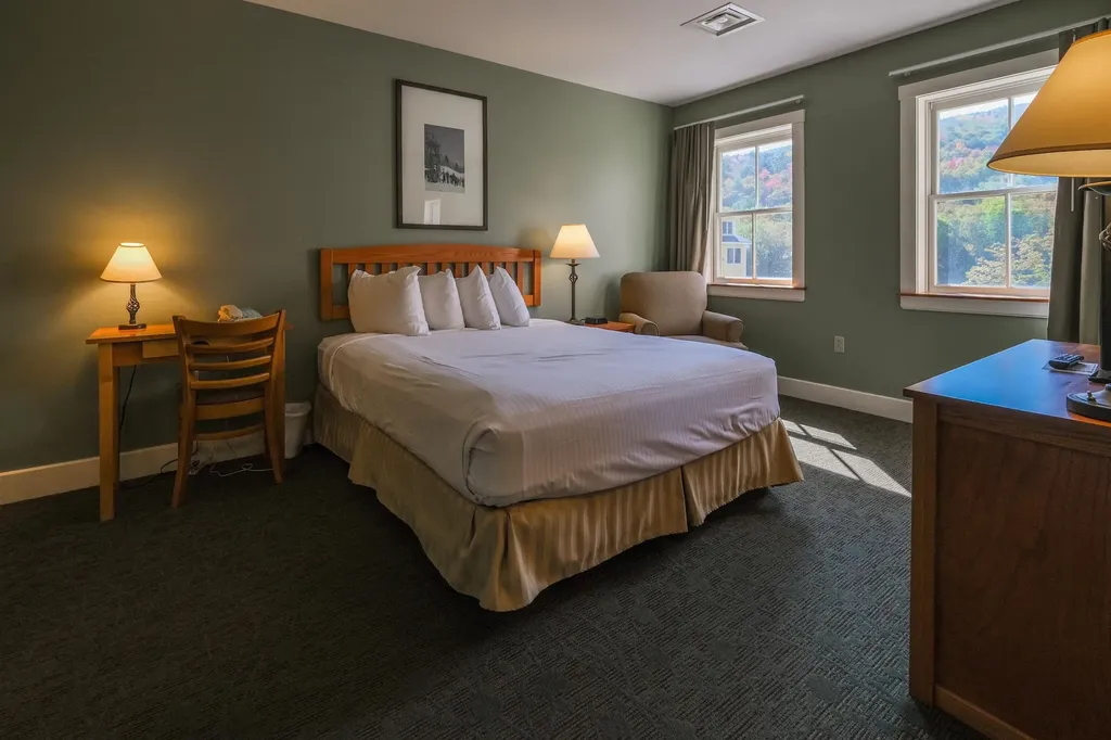 331/333 Qii Jackson Gore Inn Ludlow VT 05149