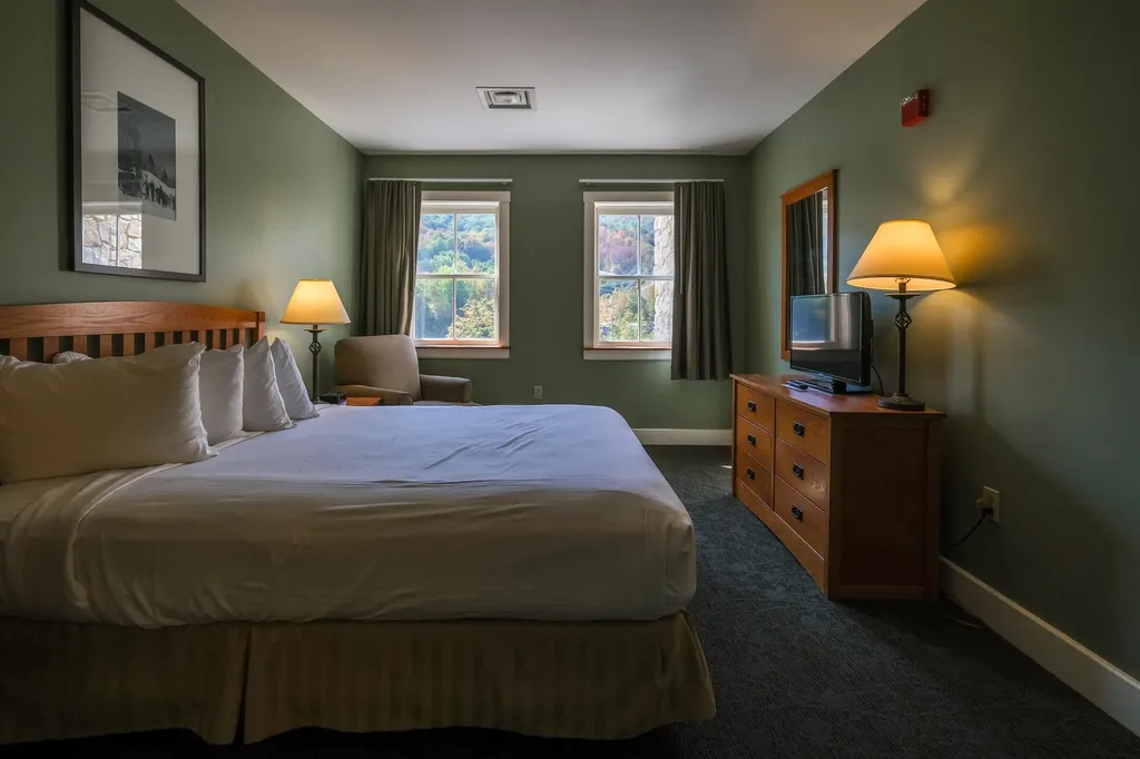 331/333 Qii Jackson Gore Inn Ludlow VT 05149