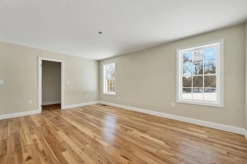 90 High Range Road Londonderry NH 03053