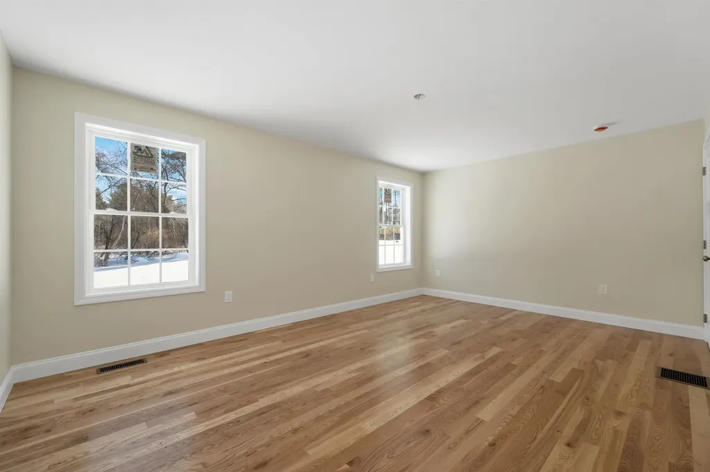 90 High Range Road Londonderry NH 03053