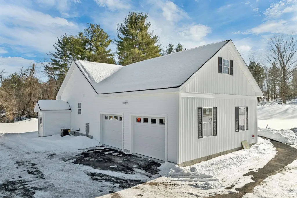 90 High Range Road Londonderry NH 03053