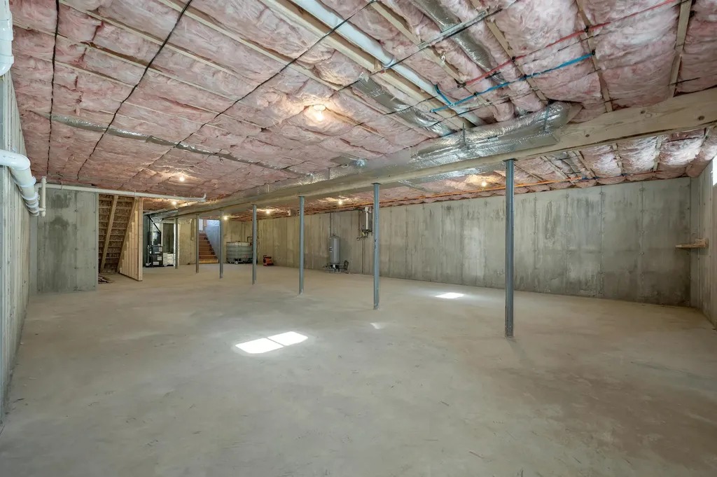 90 High Range Road Londonderry NH 03053