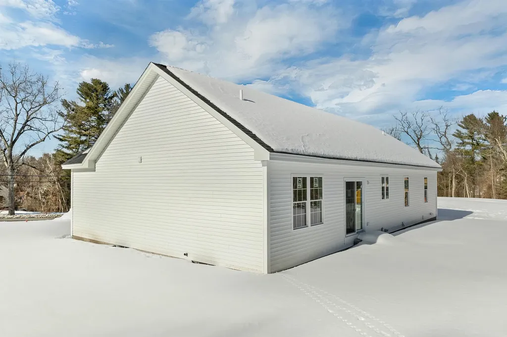 90 High Range Road Londonderry NH 03053