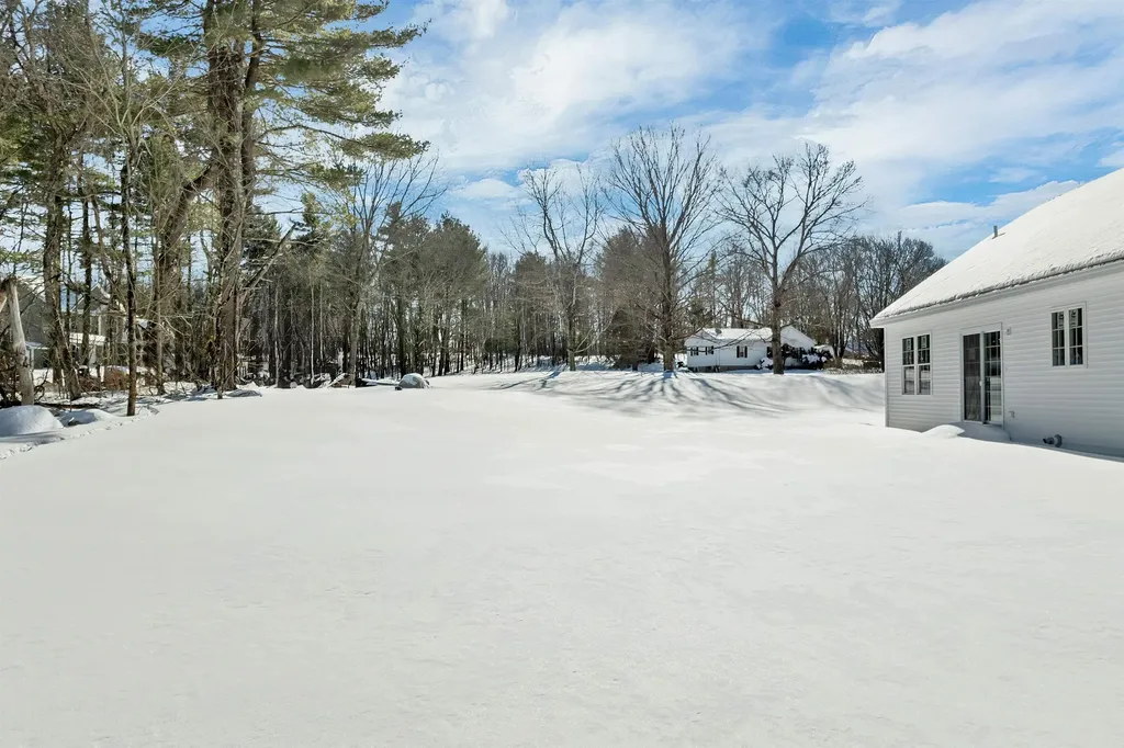 90 High Range Road Londonderry NH 03053