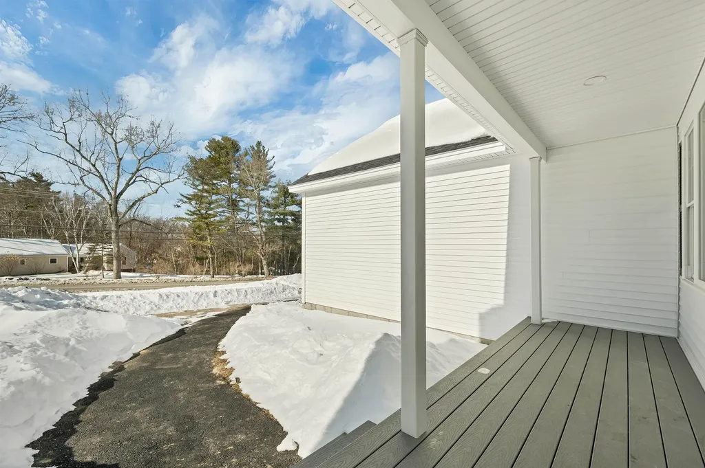 90 High Range Road Londonderry NH 03053