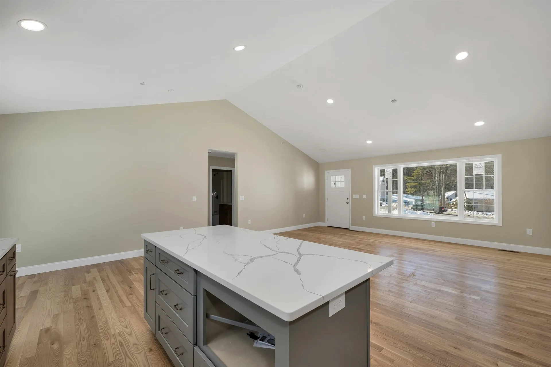 90 High Range Road Londonderry NH 03053