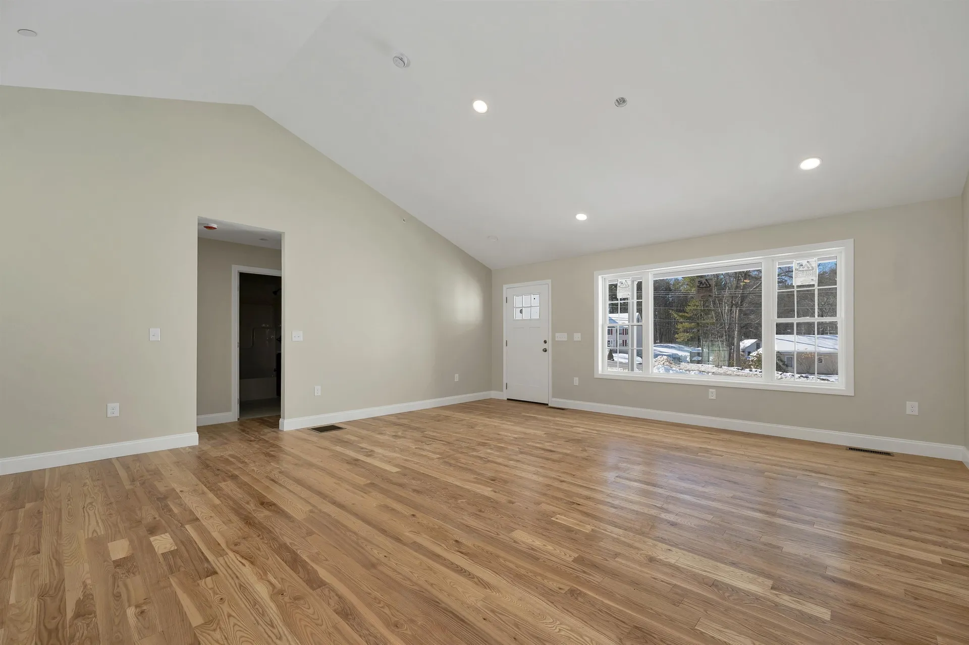 90 High Range Road Londonderry NH 03053