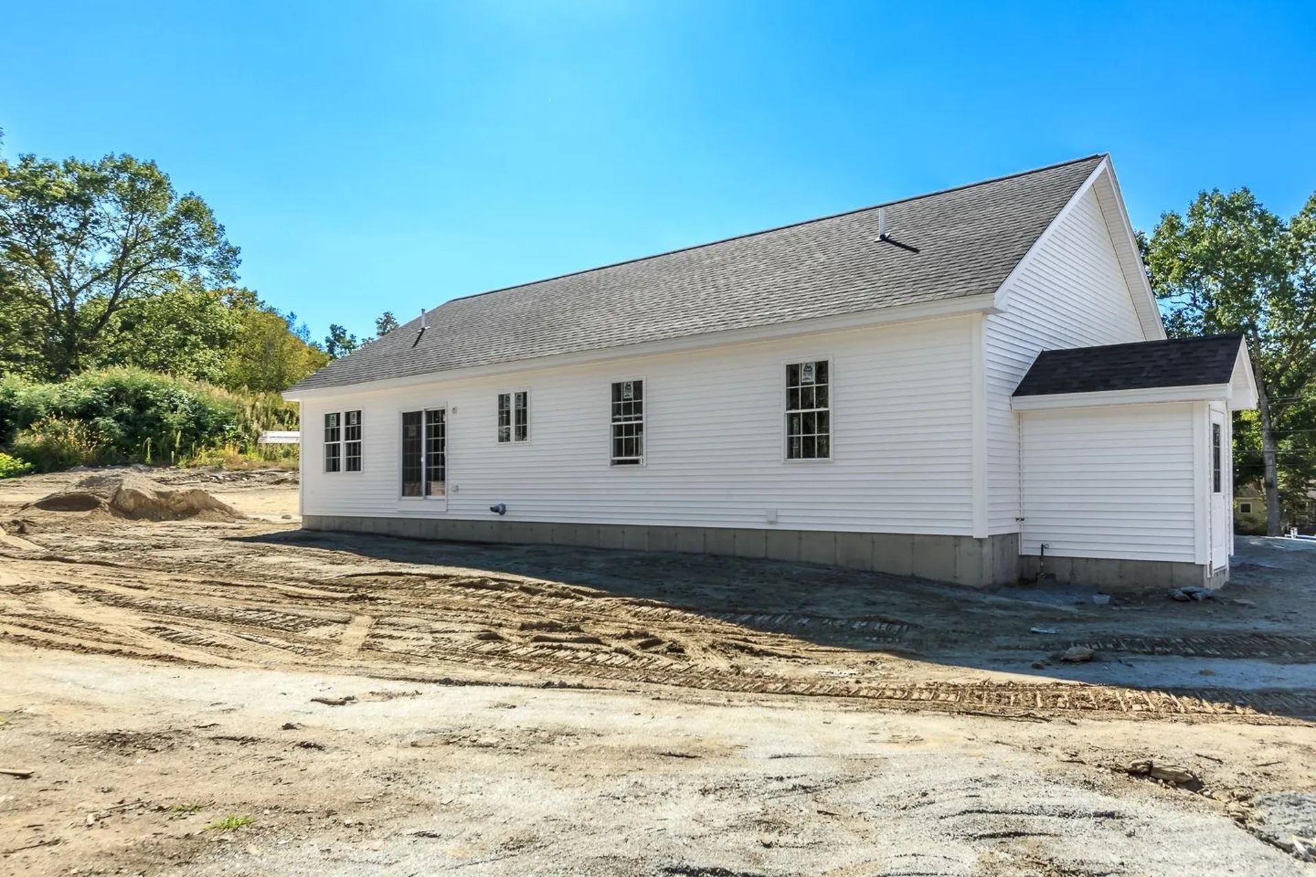 90 High Range Road Londonderry NH 03053