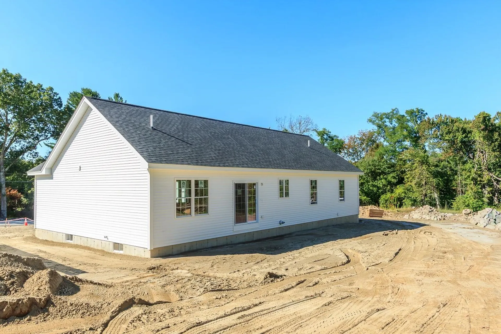 90 High Range Road Londonderry NH 03053